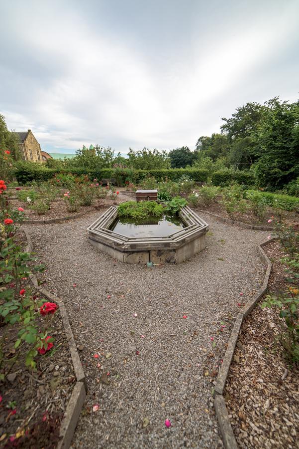 Mirfield Monastery B&B ภายนอก รูปภาพ