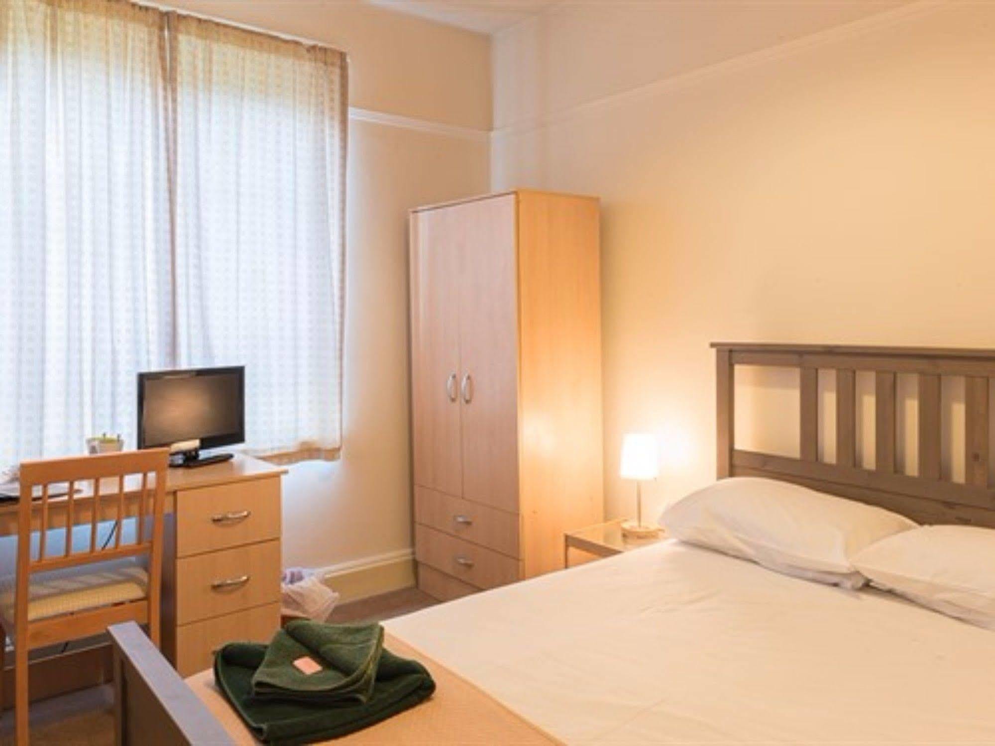 Mirfield Monastery B&B ภายนอก รูปภาพ