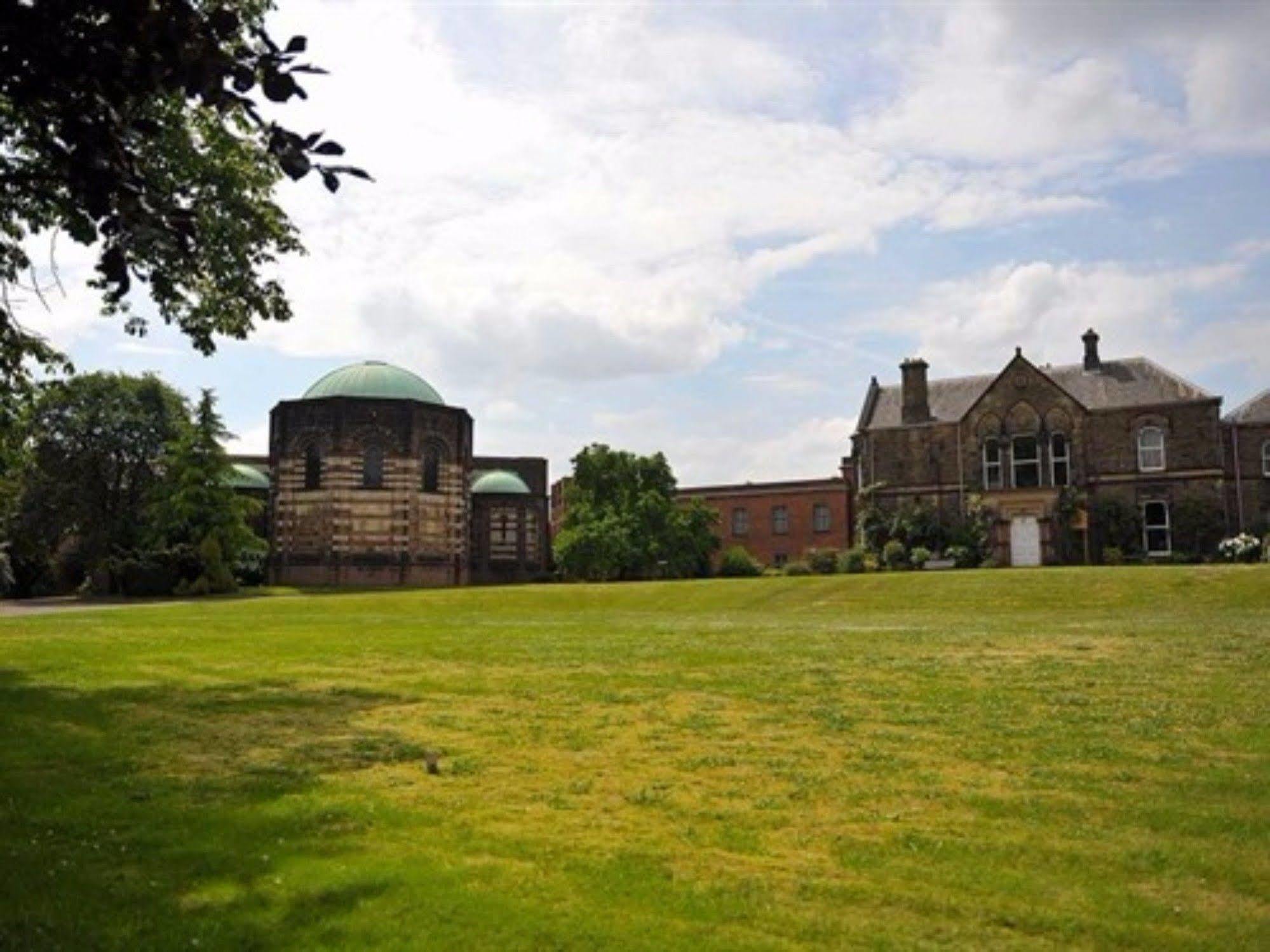 Mirfield Monastery B&B ภายนอก รูปภาพ
